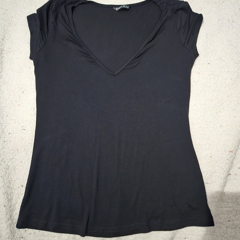 SHEIN Black V-Neck Short Sleeve Tee